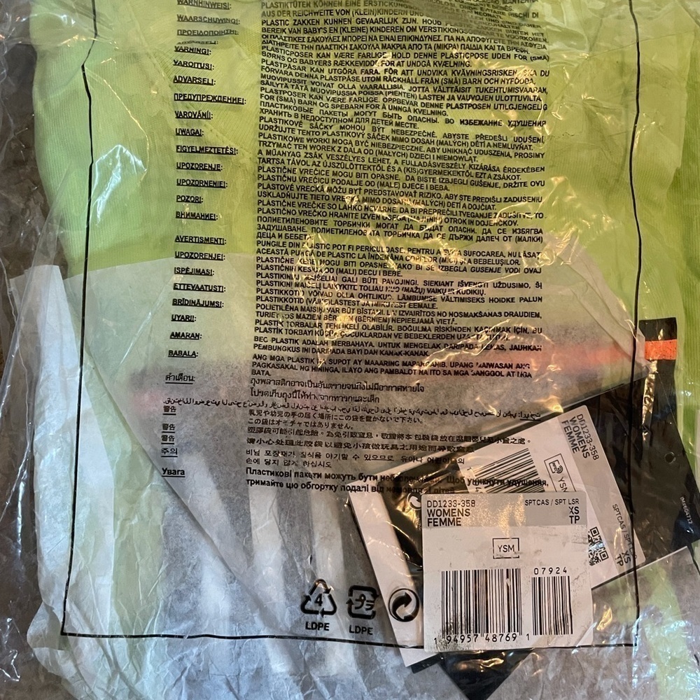 Nike Sportswear women’s tshirt loose fit - Picture 12 of 14